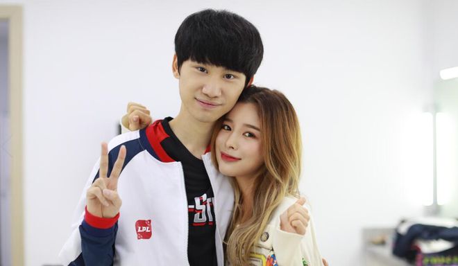 而令人瞩目 而令人瞩目