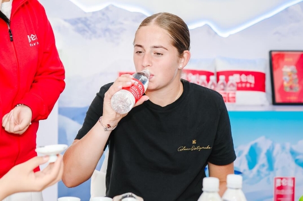 他已经被俱 他已经被俱